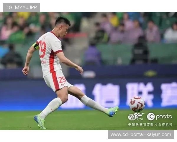 中超赛场雨战频发,球员适应能力受考验 中超赛场雨战频发,球员适应能力受考验