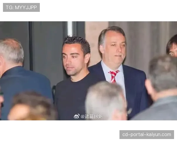 “巴萨中场加维接受采访，谈恩里克与哈维对其在转换中角色要求的细微差别”